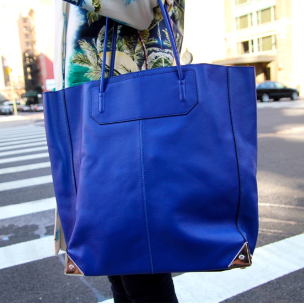 Alexander Wang pebbles Calfskin Leather Large PRISMA Tote bag in Cobalt Blue